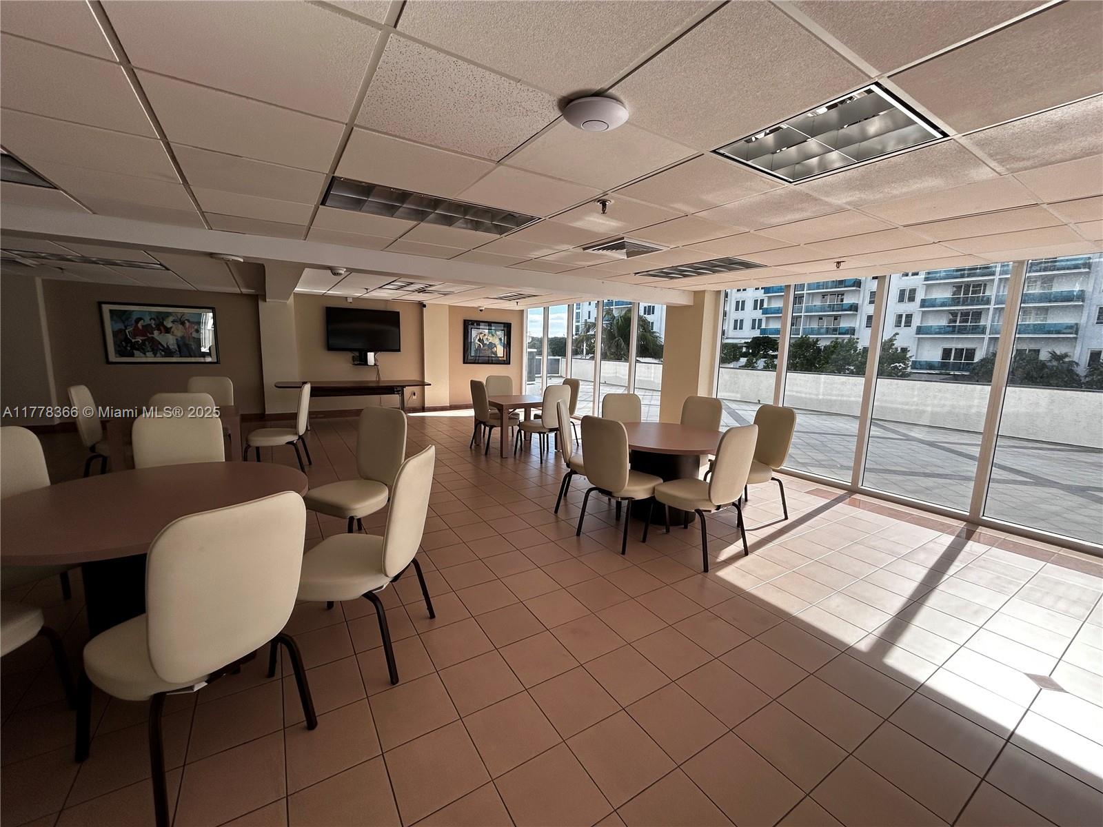 2401 Collins Ave # 1403, Miami Beach Unit: 1403