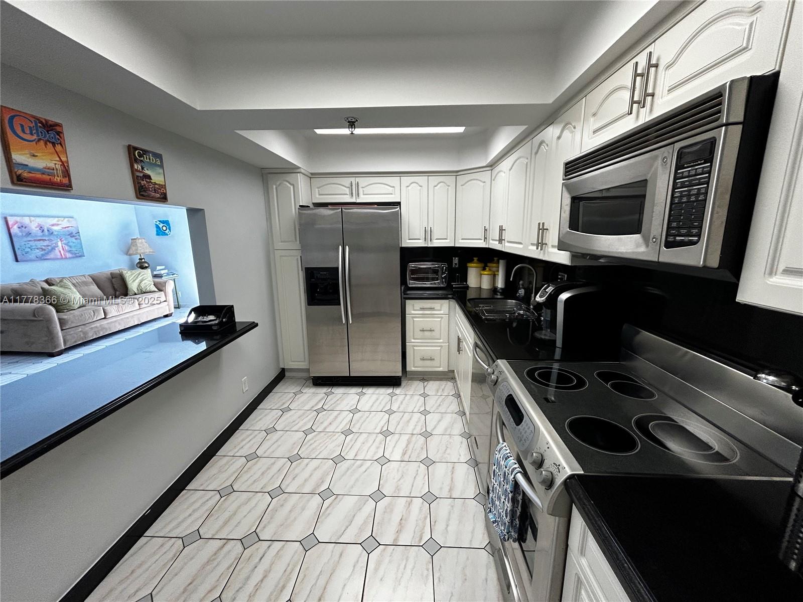 2401 Collins Ave # 1403, Miami Beach Unit: 1403