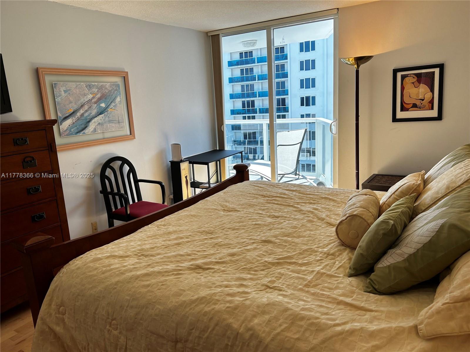 2401 Collins Ave # 1403, Miami Beach Unit: 1403