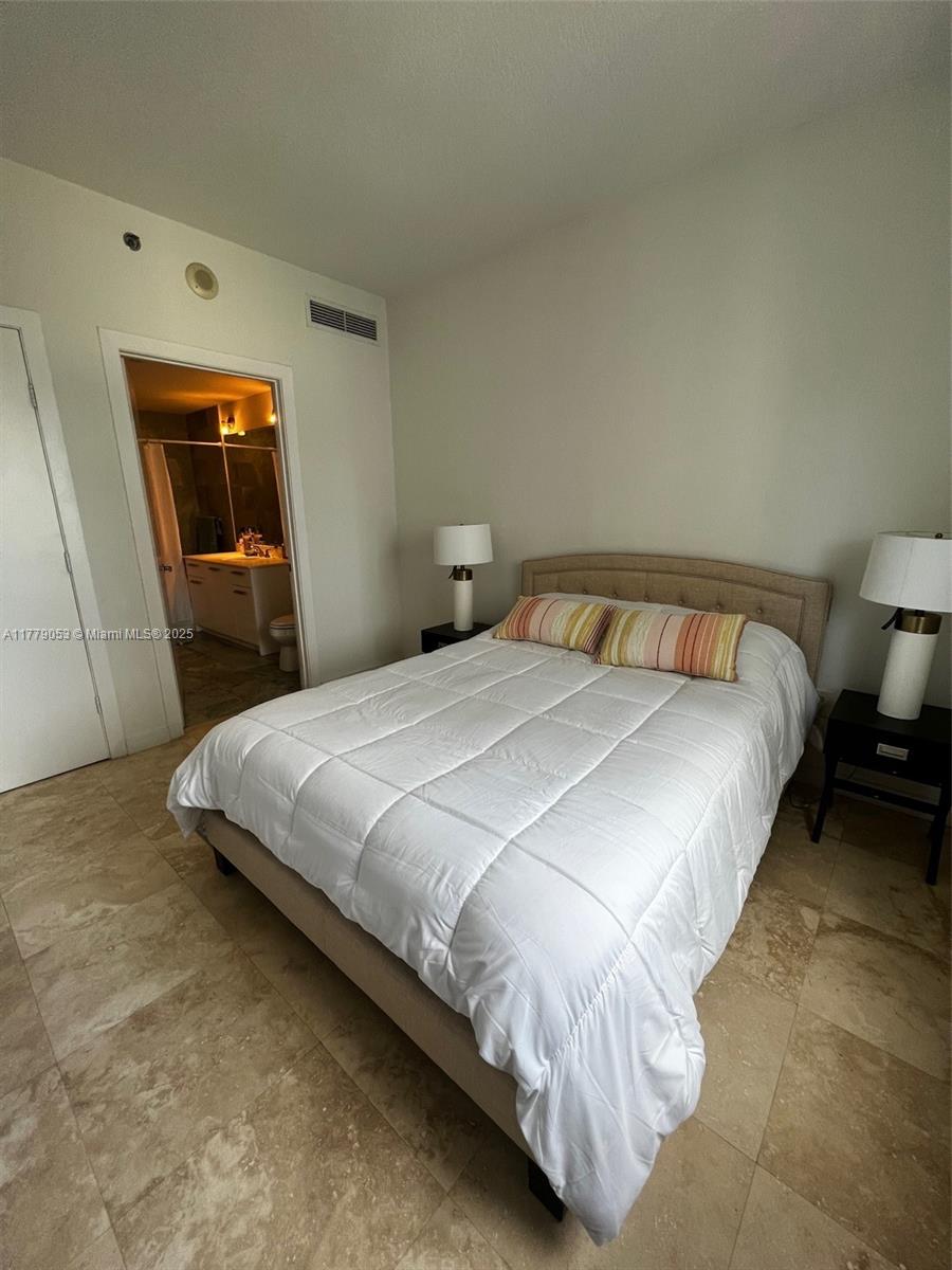 1050 Brickell Ave # 2504