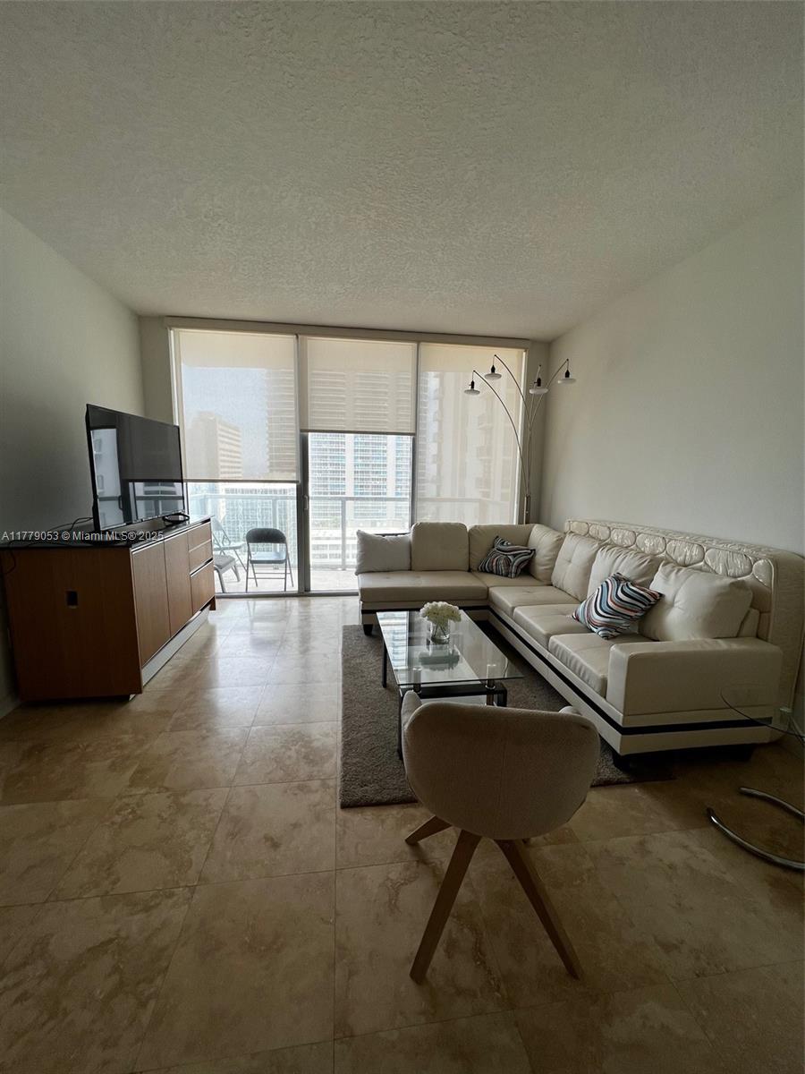 1050 Brickell Ave # 2504