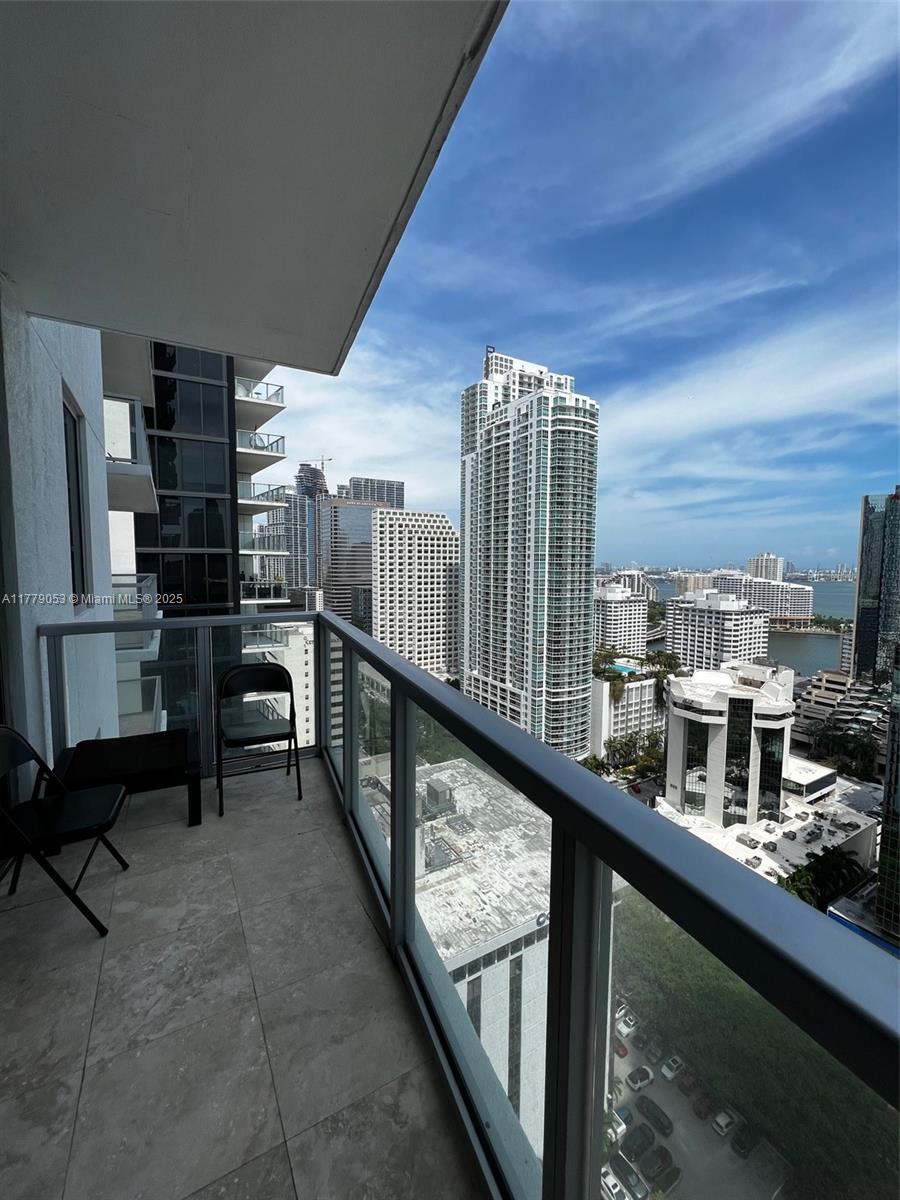 1050 Brickell Ave # 2504