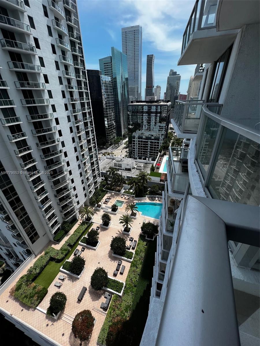 1050 Brickell Ave # 2504