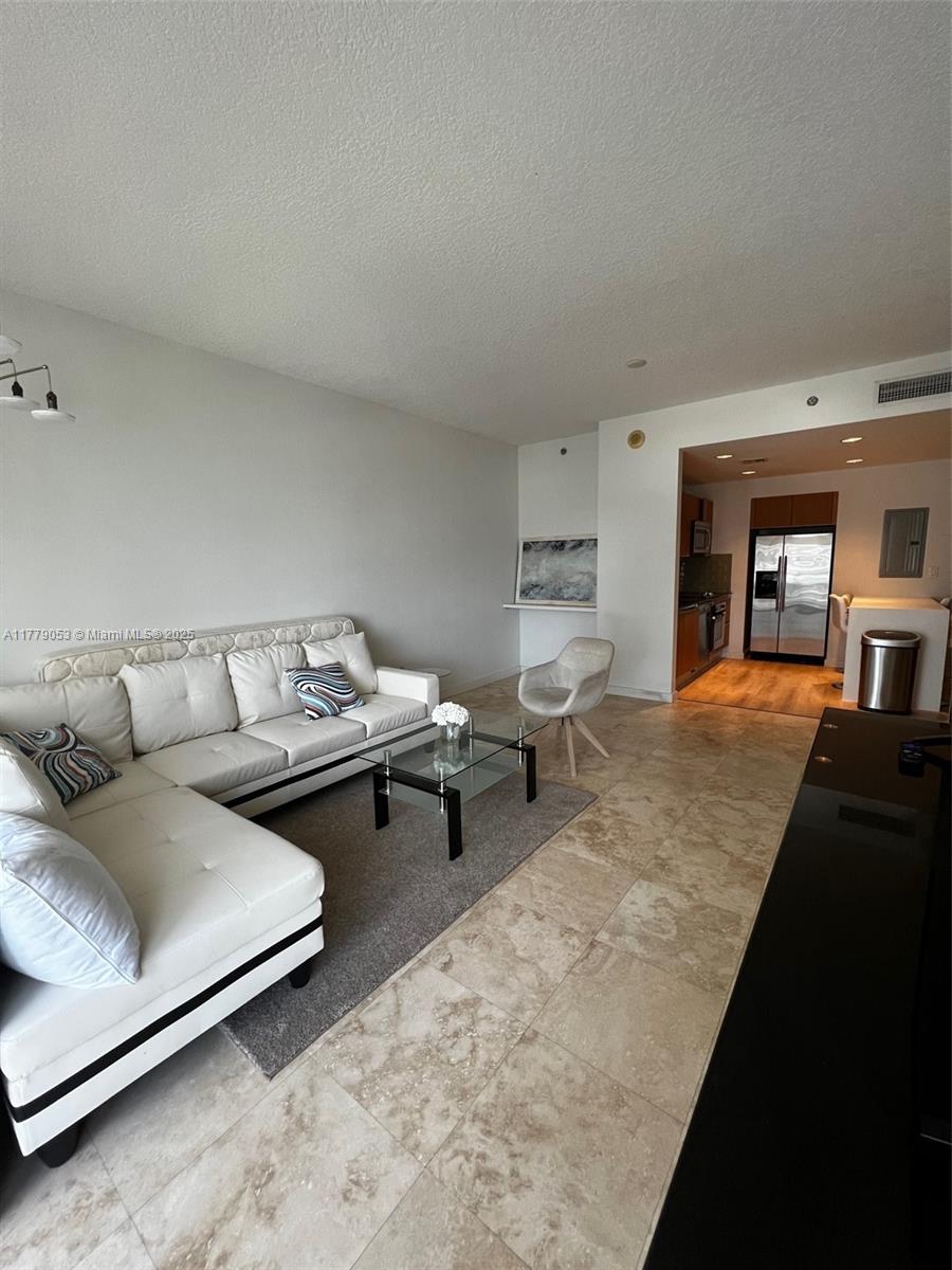 1050 Brickell Ave # 2504