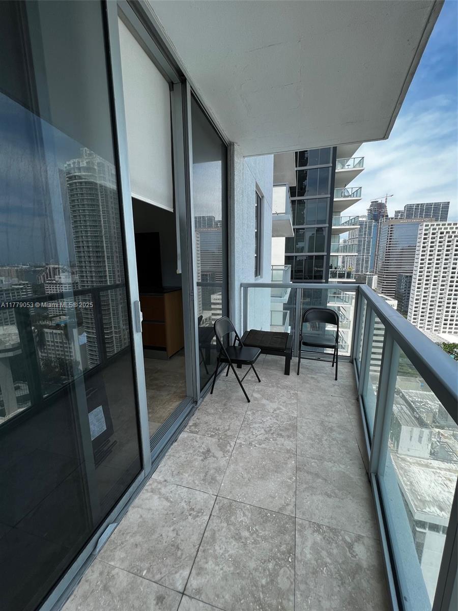 1050 Brickell Ave # 2504