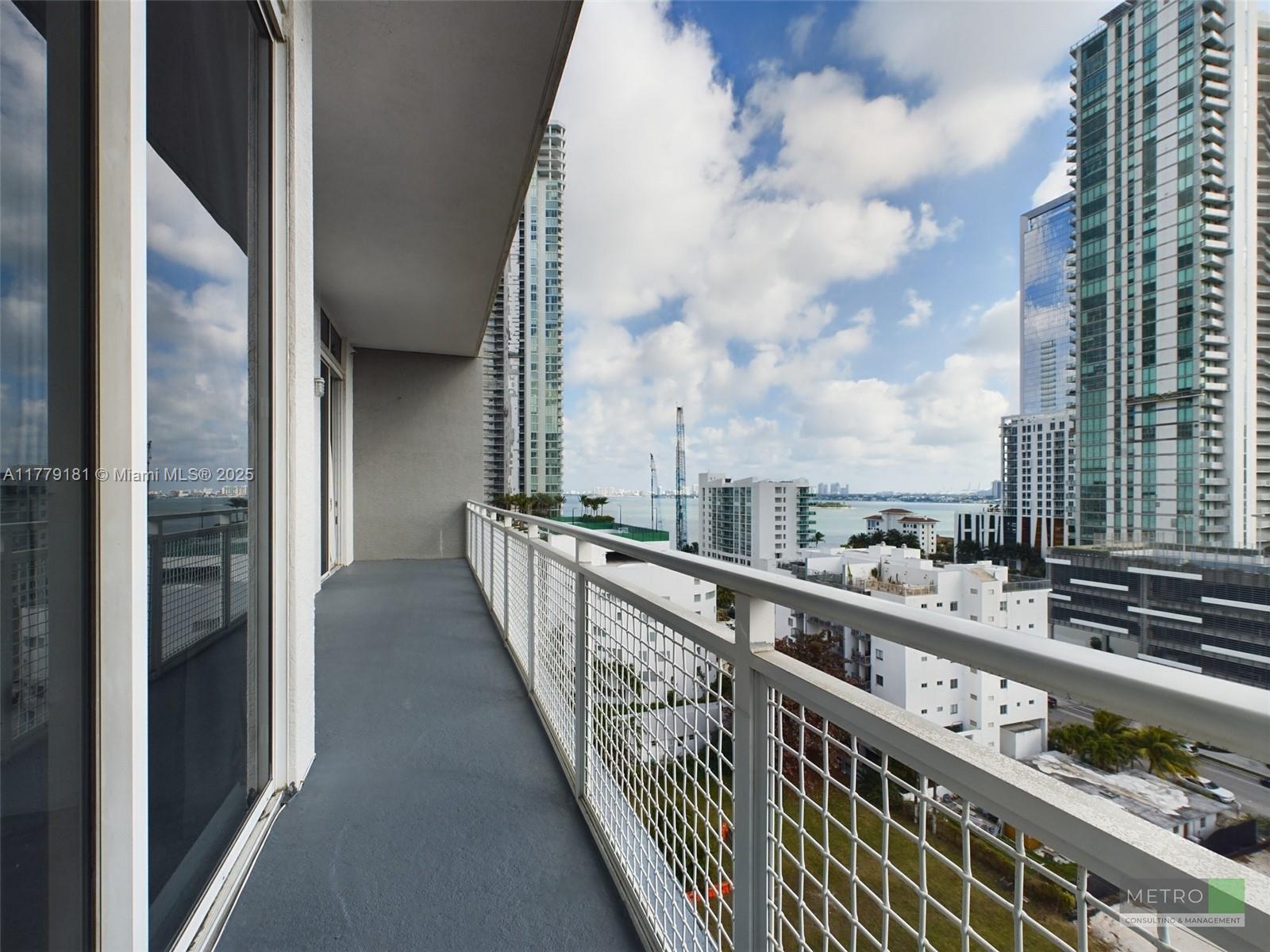 444 NE 30th St # 1104