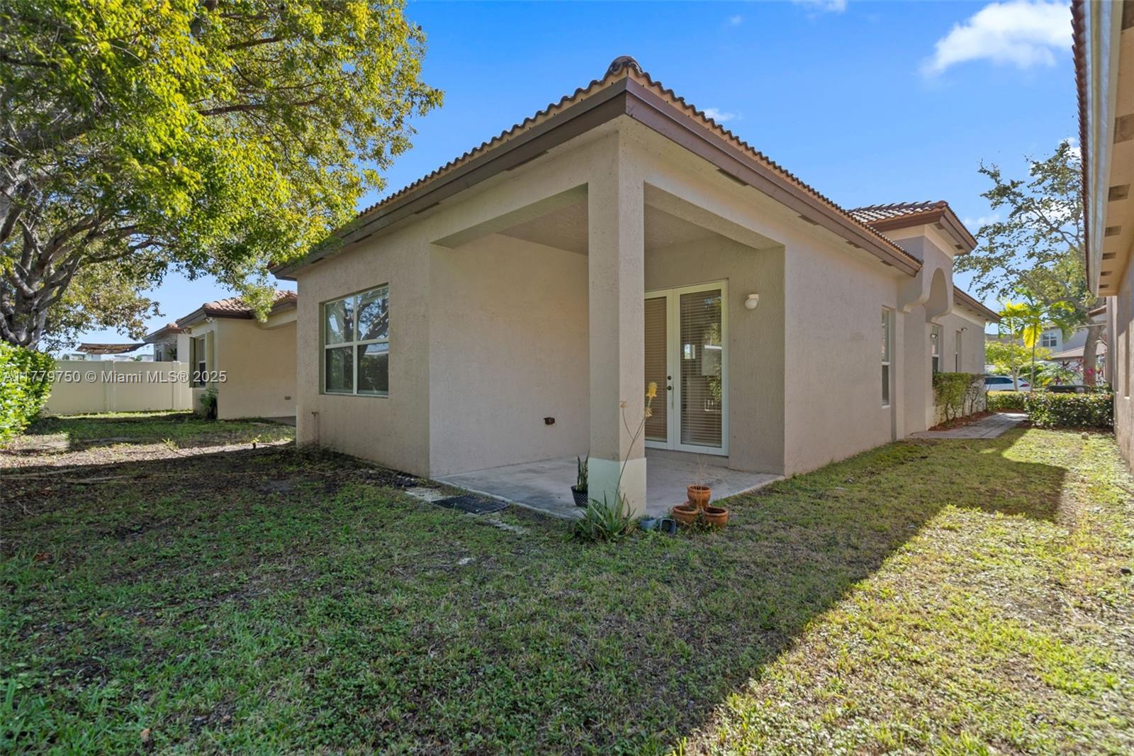 1270 NE 39th Ave # 1270