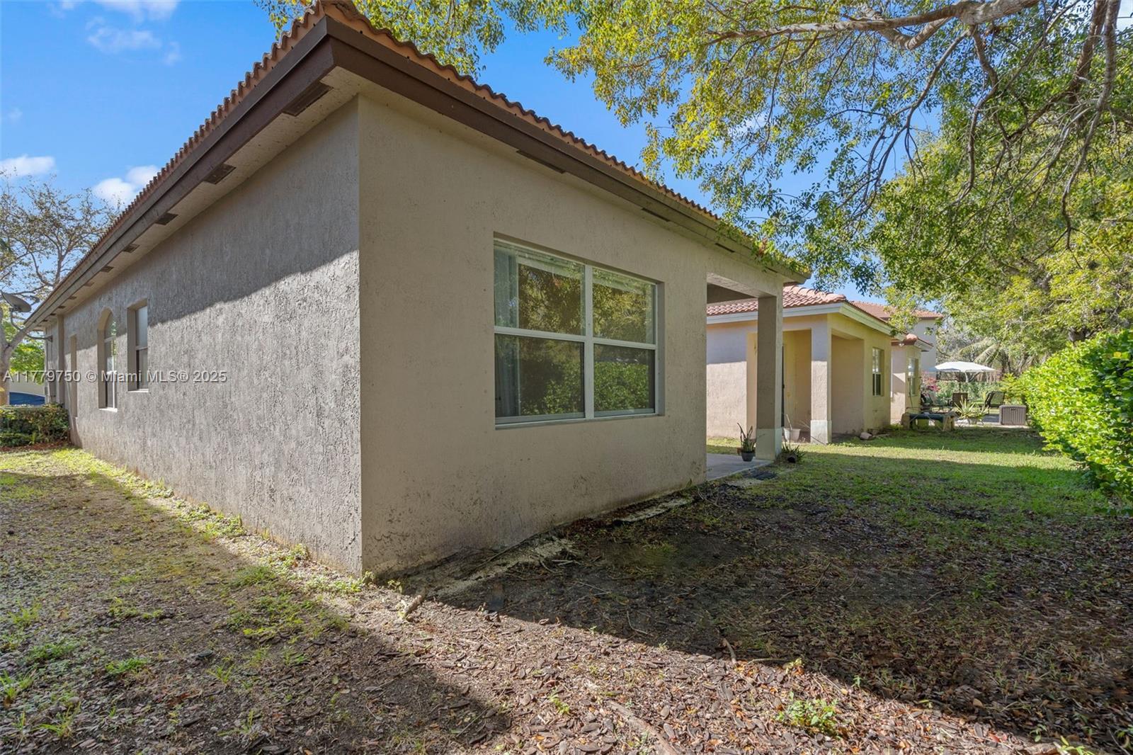 1270 NE 39th Ave # 1270