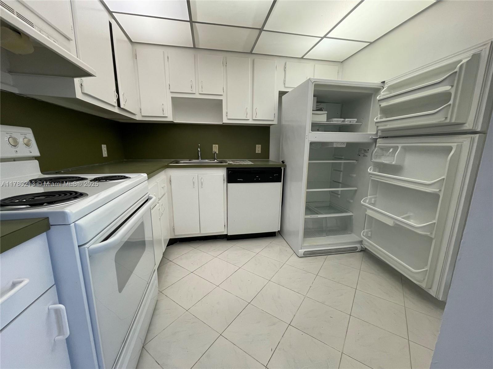 20500 W Country Club Dr # 704