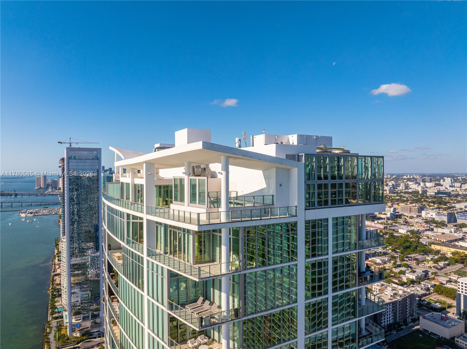 2900 NE 7th Ave # 5102