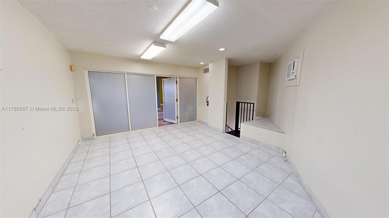 103301 Overseas Highway