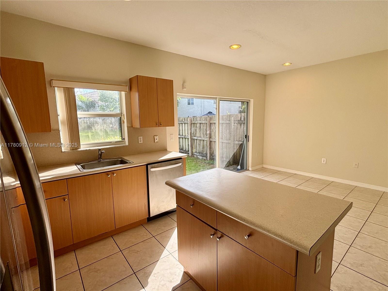 2922 SE 15th Ter