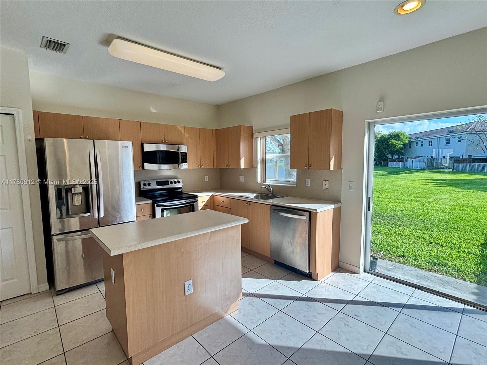2922 SE 15th Ter