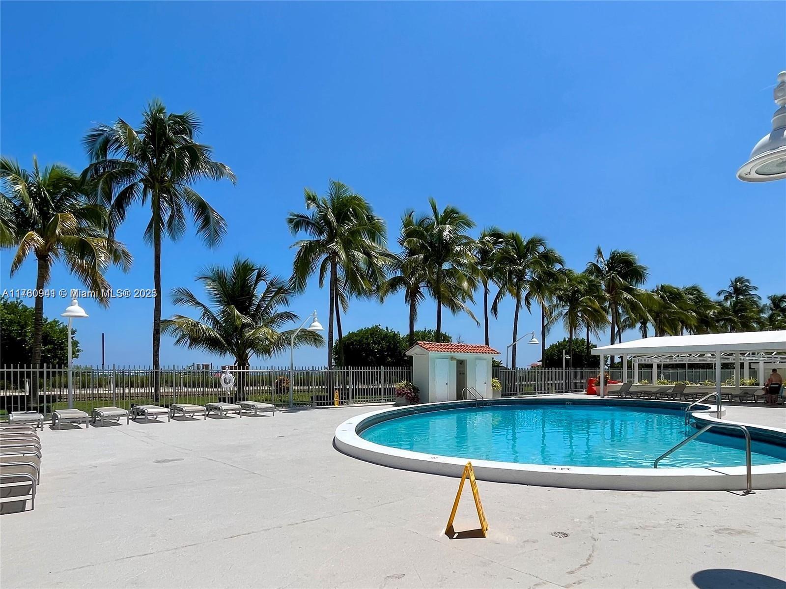2899 Collins Ave # 708