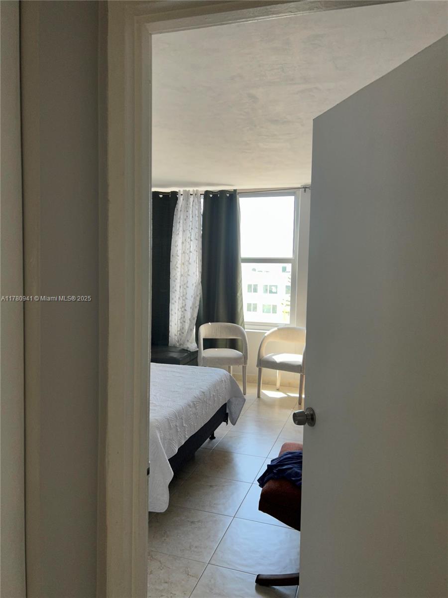 2899 Collins Ave # 708