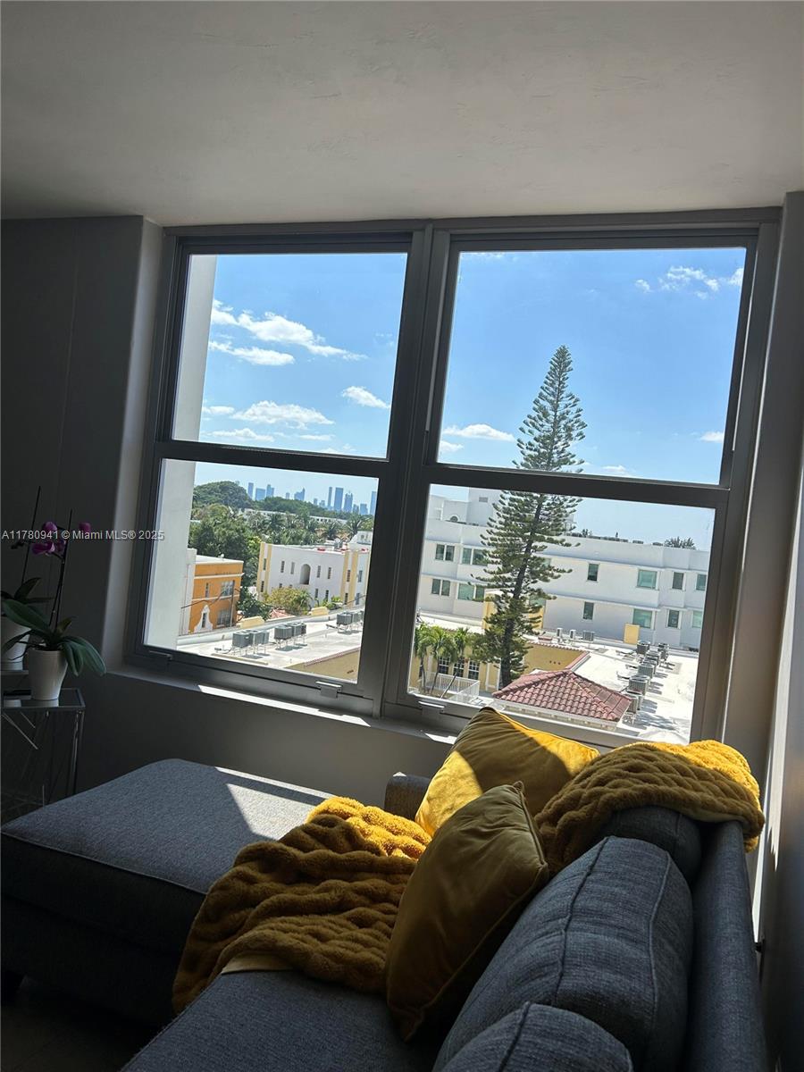 2899 Collins Ave # 708