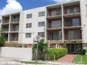 1225 NE 124th St # 25B
