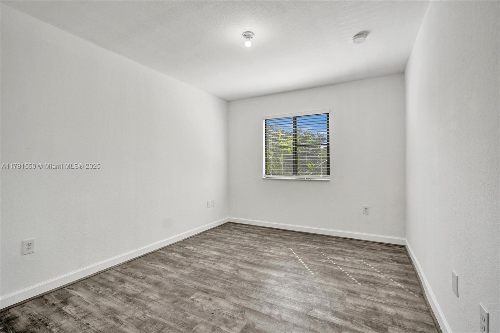 22511 SW 88th Pl # 24 Unit: 6 -24