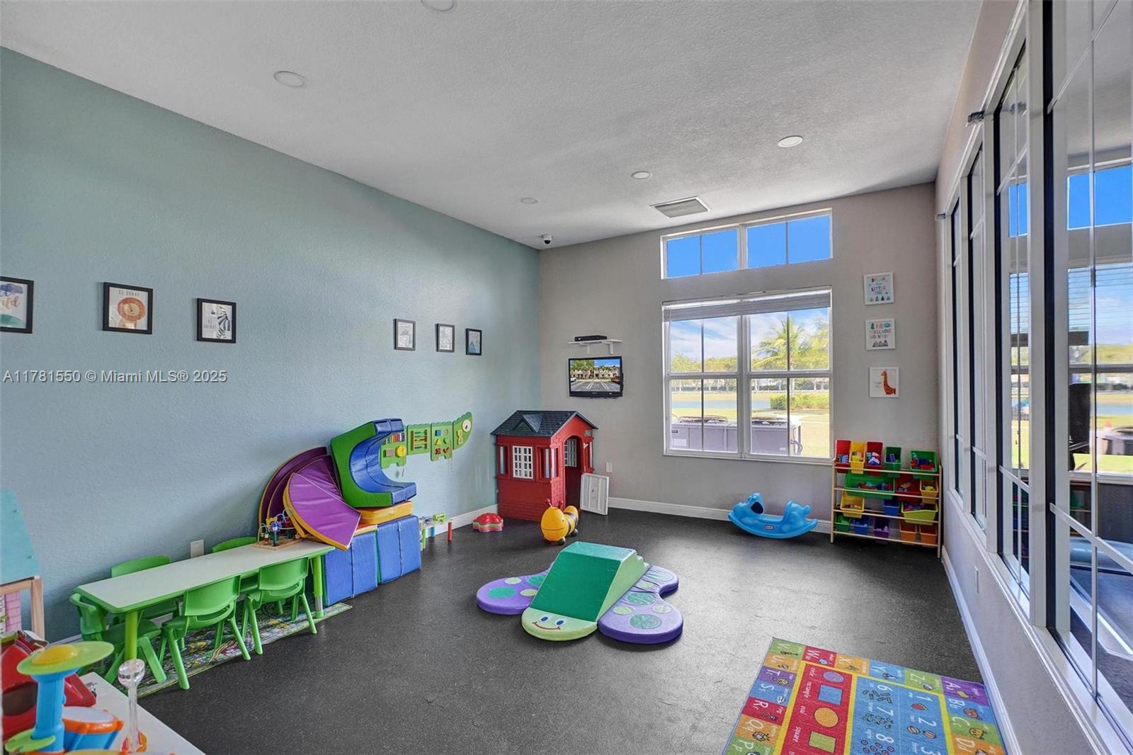 22511 SW 88th Pl # 24 Unit: 6 -24