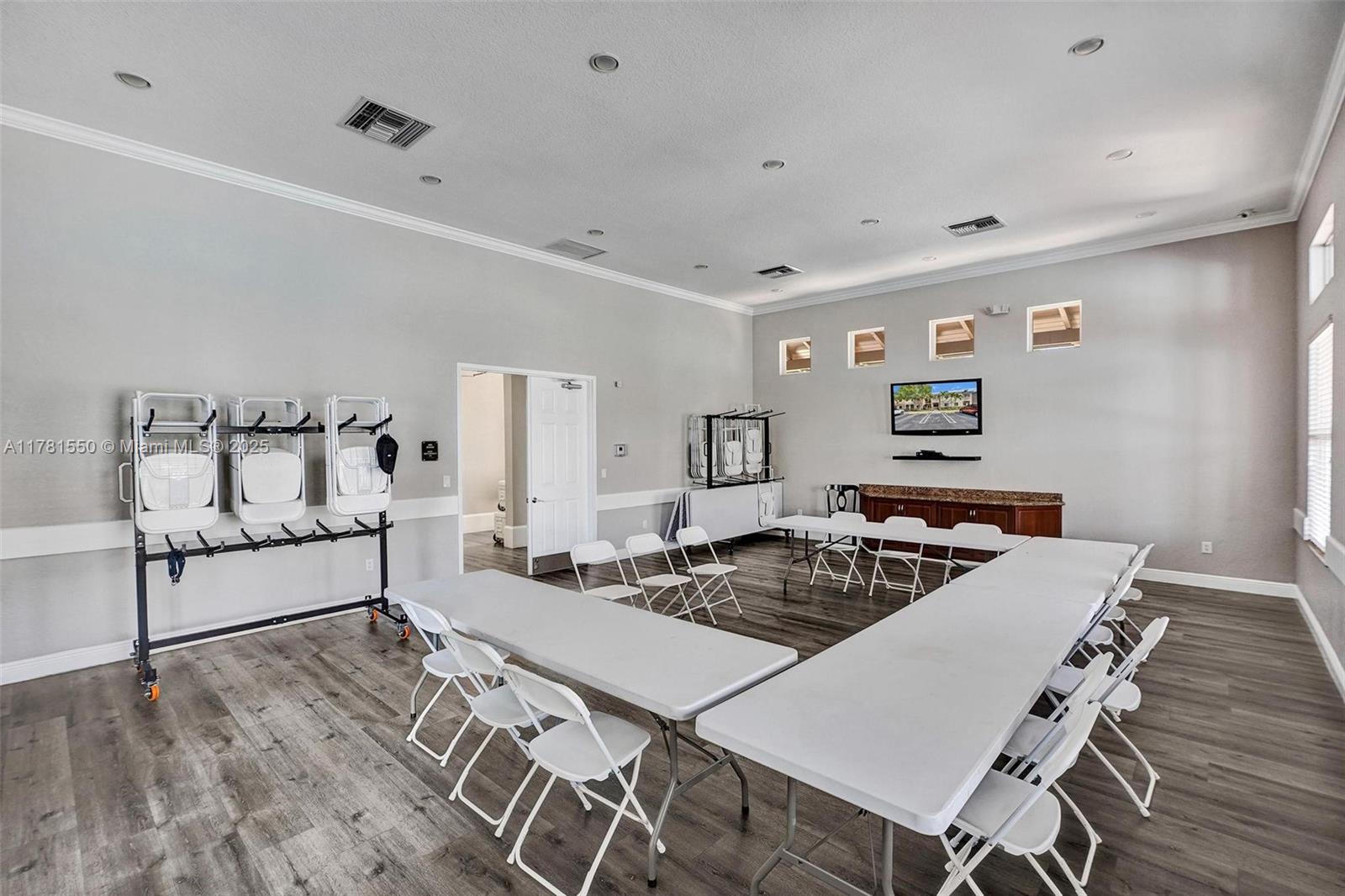 22511 SW 88th Pl # 24 Unit: 6 -24