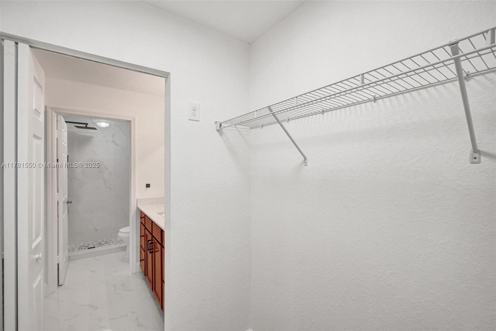 22511 SW 88th Pl # 24 Unit: 6 -24