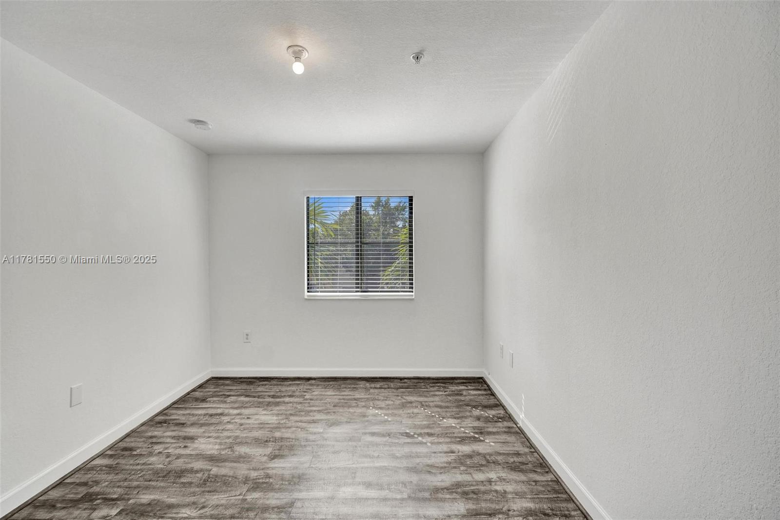 22511 SW 88th Pl # 24 Unit: 6 -24