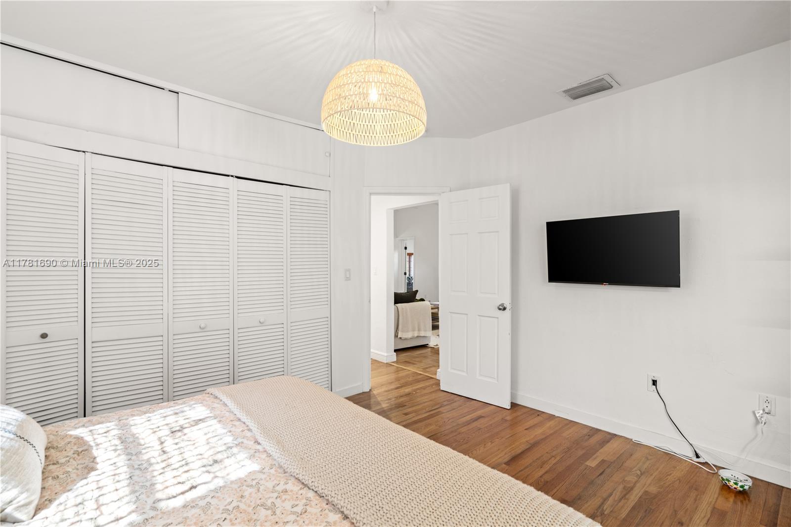 4531 Sheridan Ave Unit: .