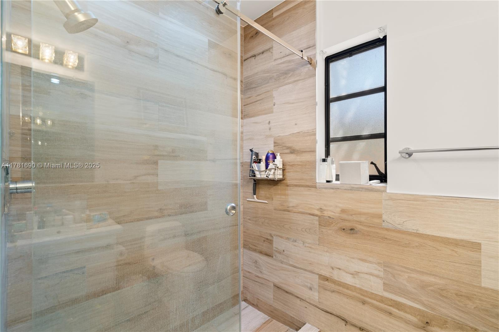 4531 Sheridan Ave Unit: .