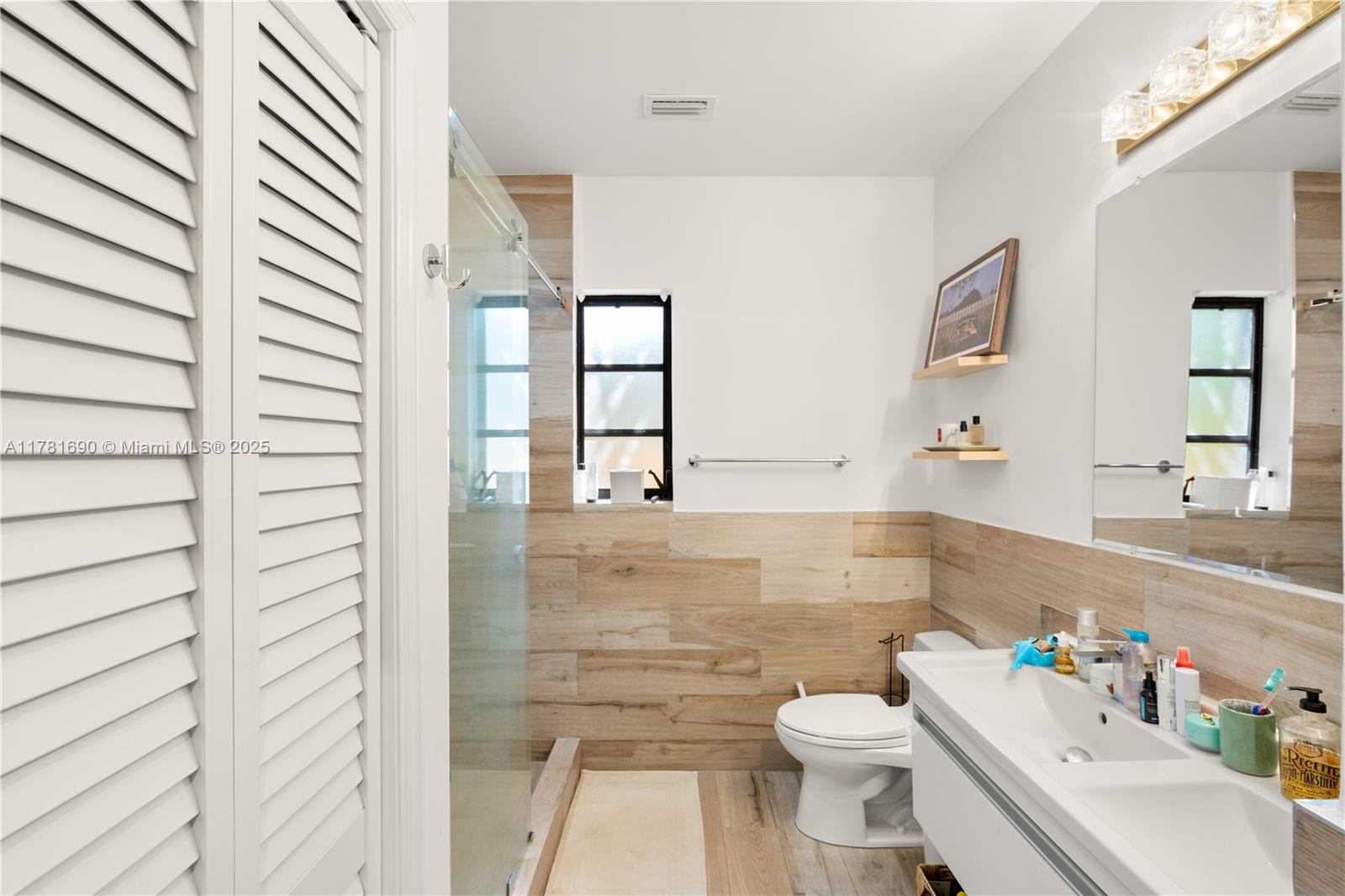 4531 Sheridan Ave Unit: .