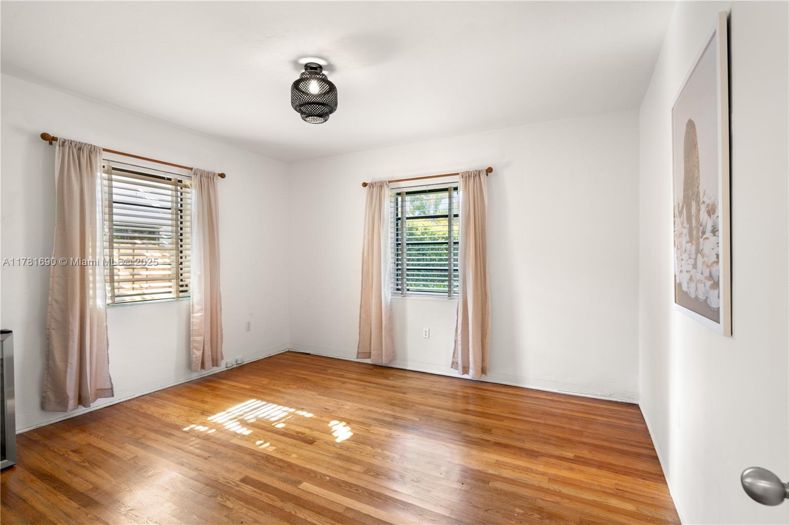 4531 Sheridan Ave Unit: .