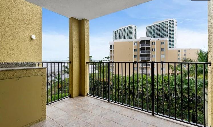 2825 Palm Beach Blvd # 418