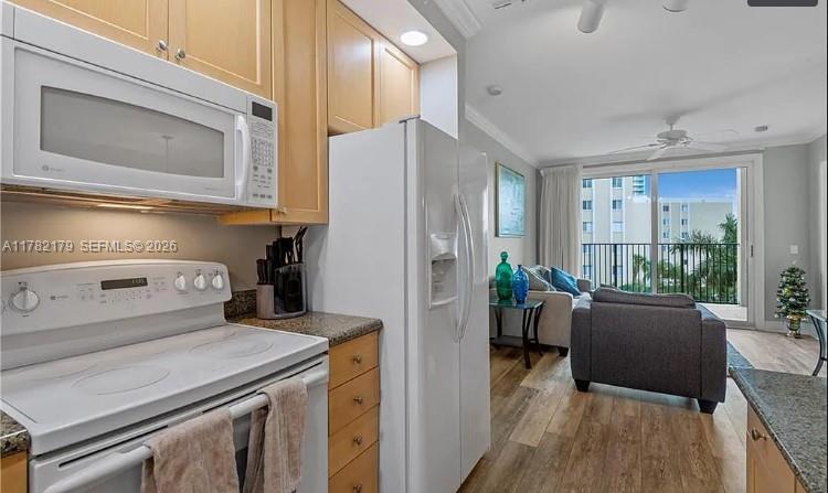 2825 Palm Beach Blvd # 418