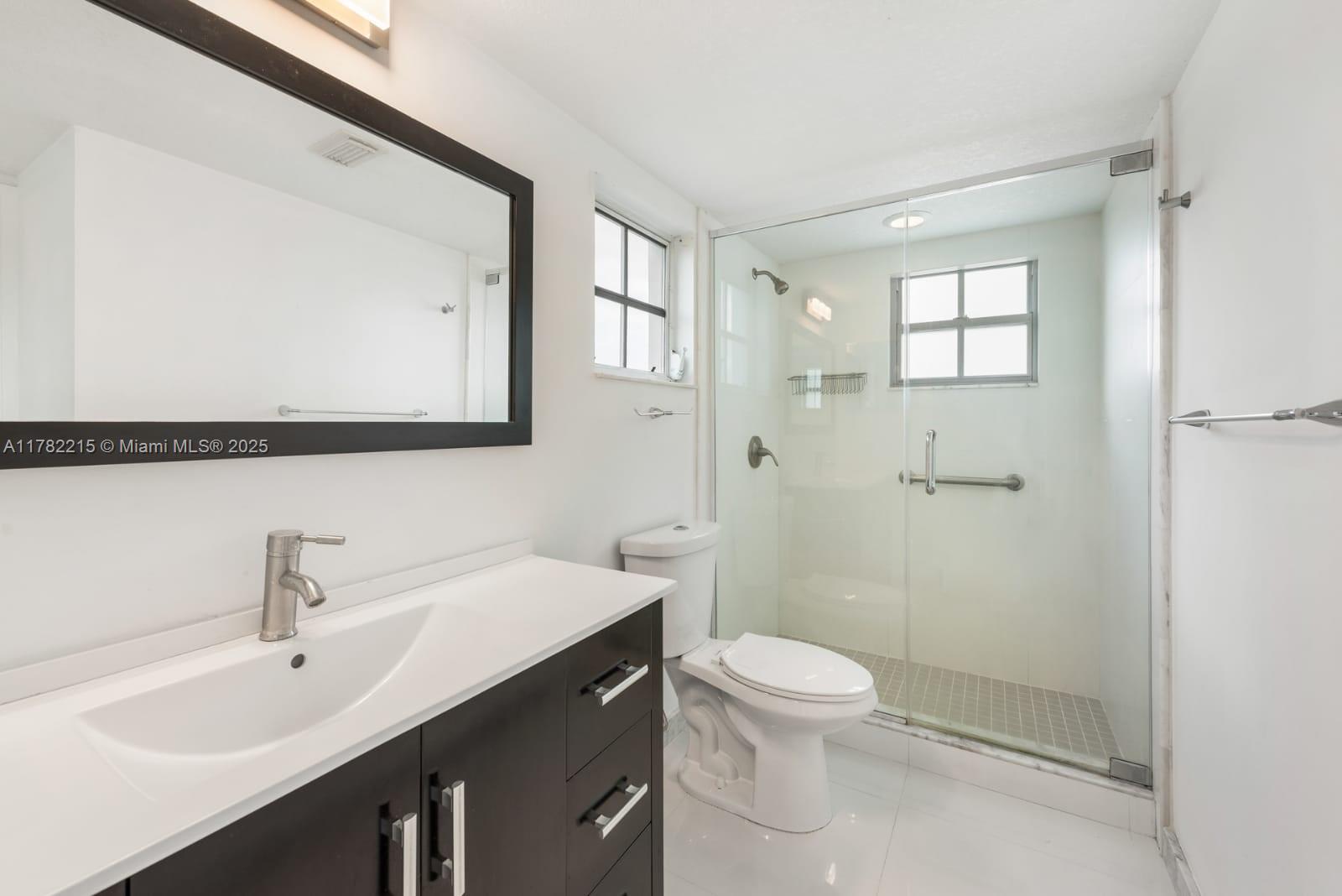 411 SW 37th Ave # 3B