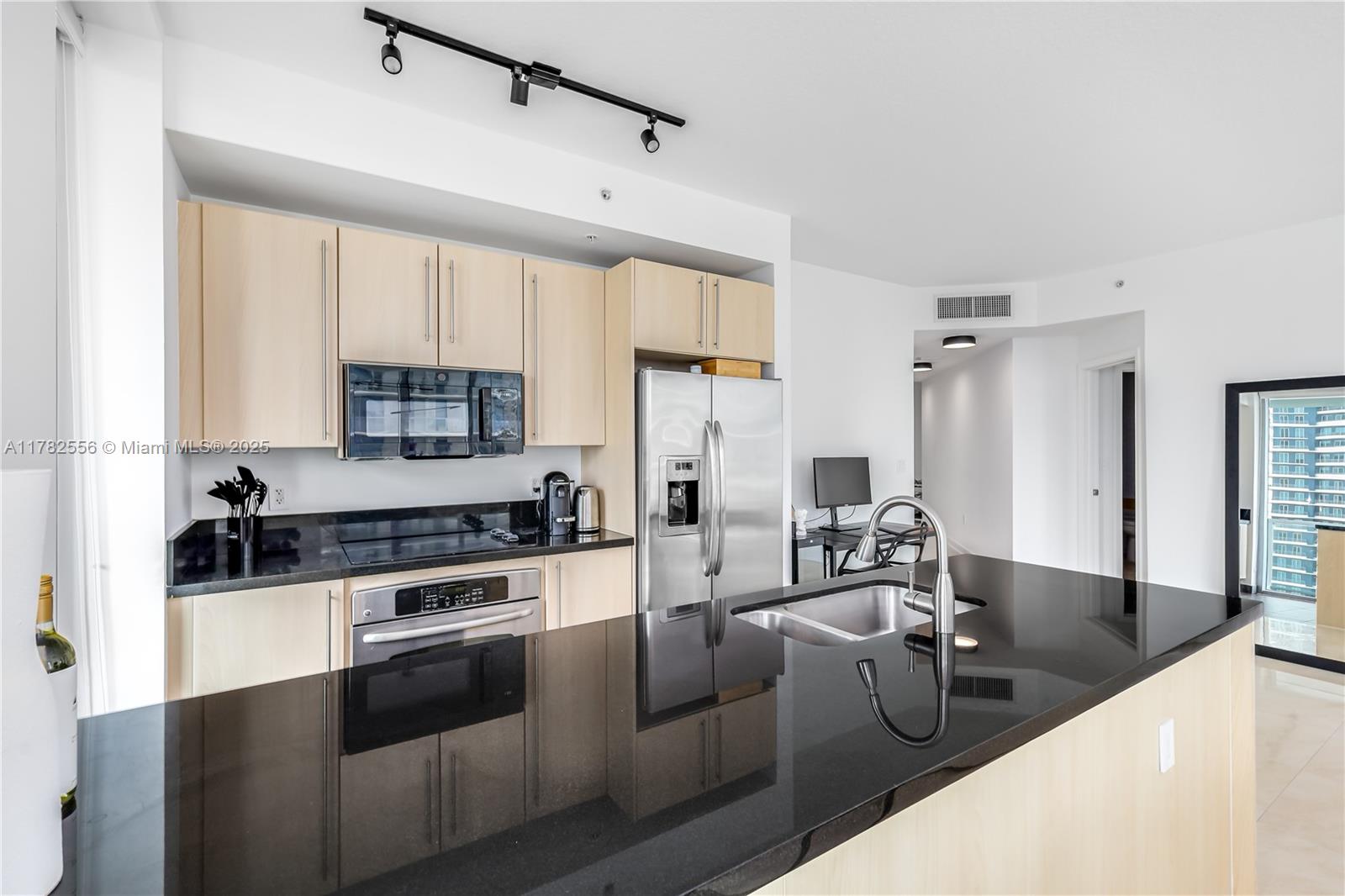 1111 SW 1st Ave Unit: 2719-N