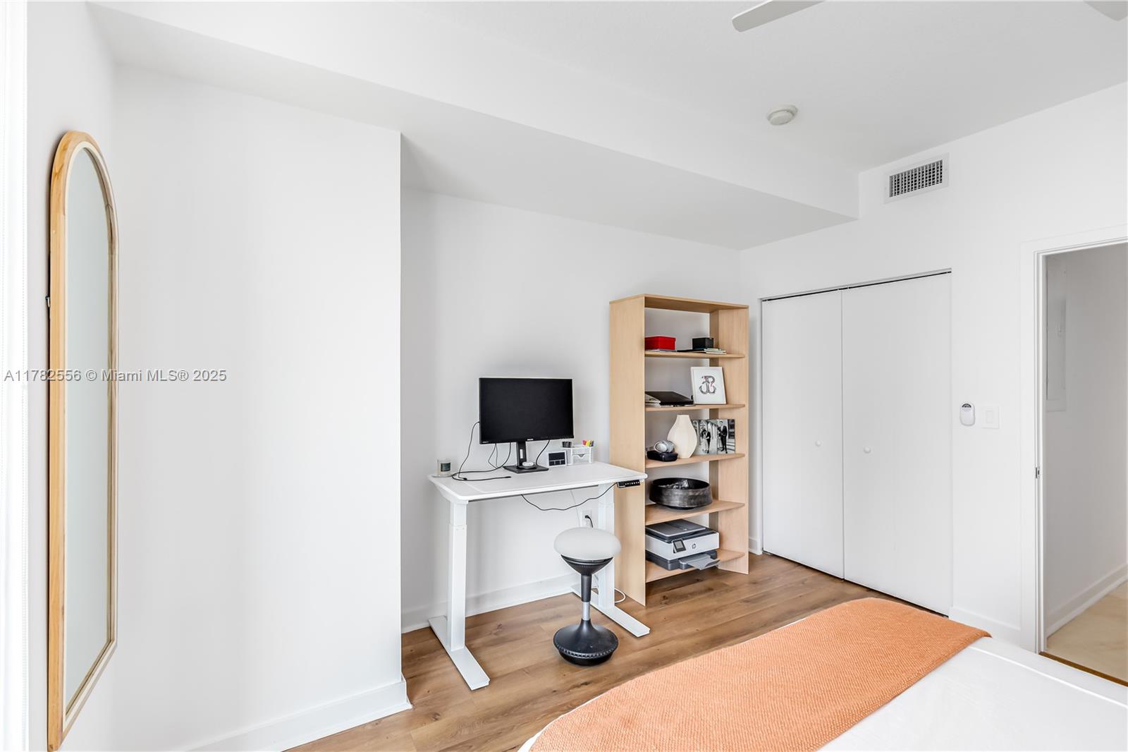 1111 SW 1st Ave Unit: 2719-N