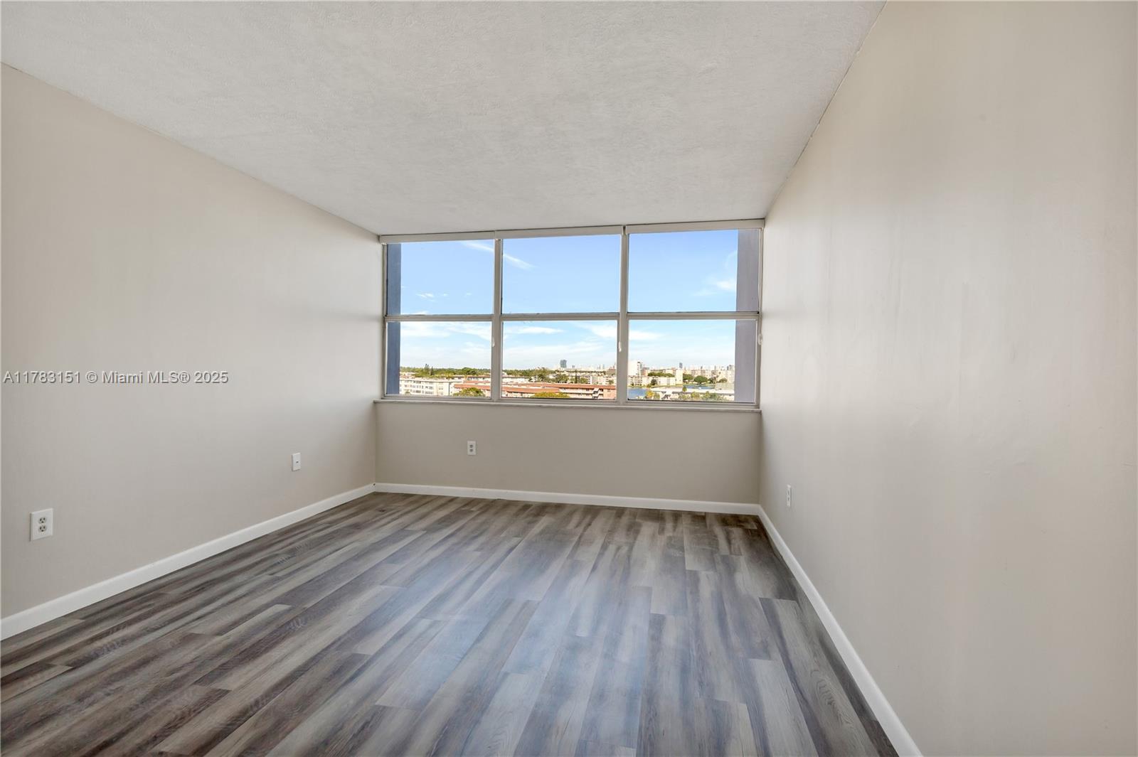 1300 NE Miami Gardens Dr Unit: 714E