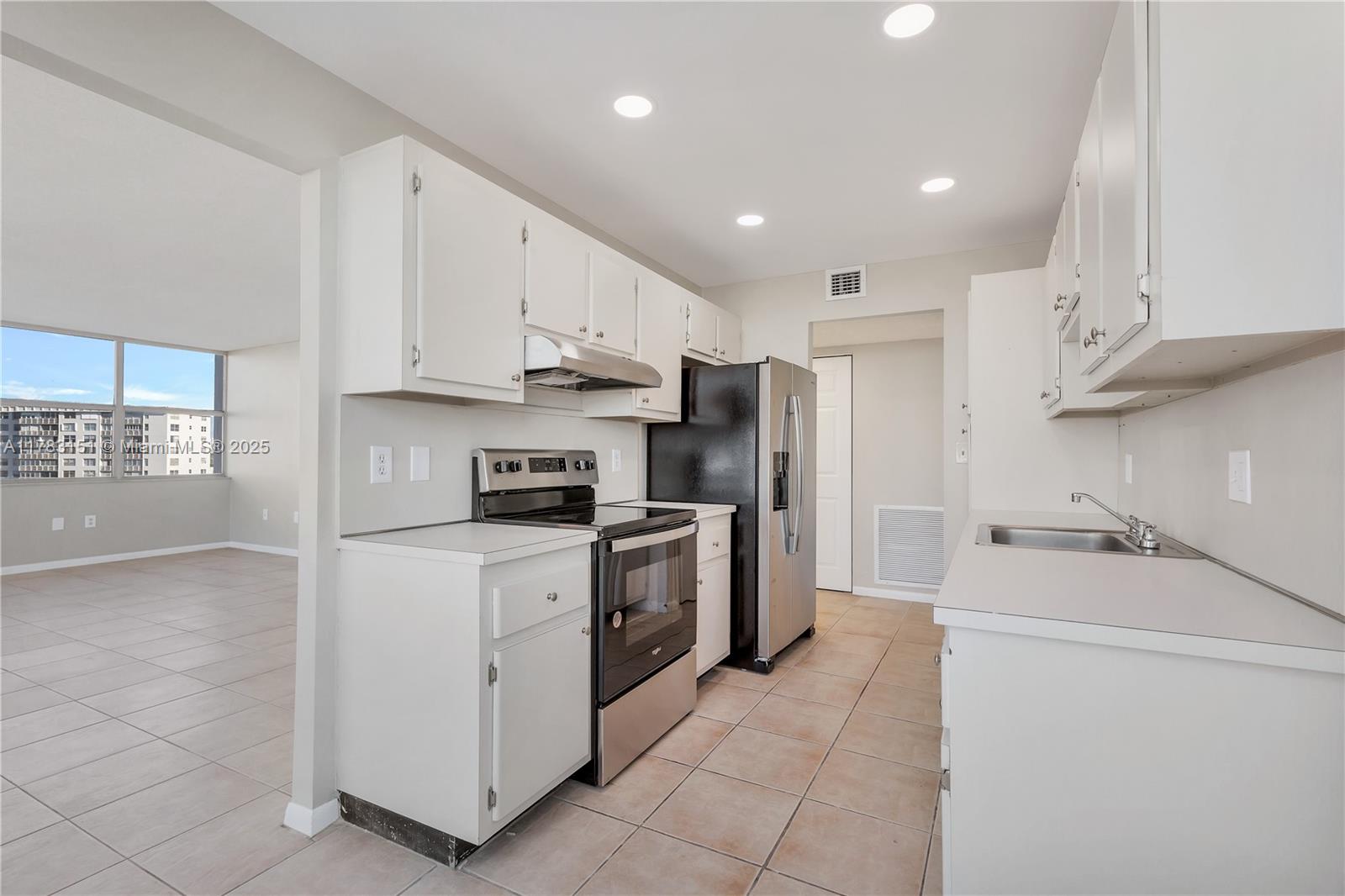 1300 NE Miami Gardens Dr Unit: 714E