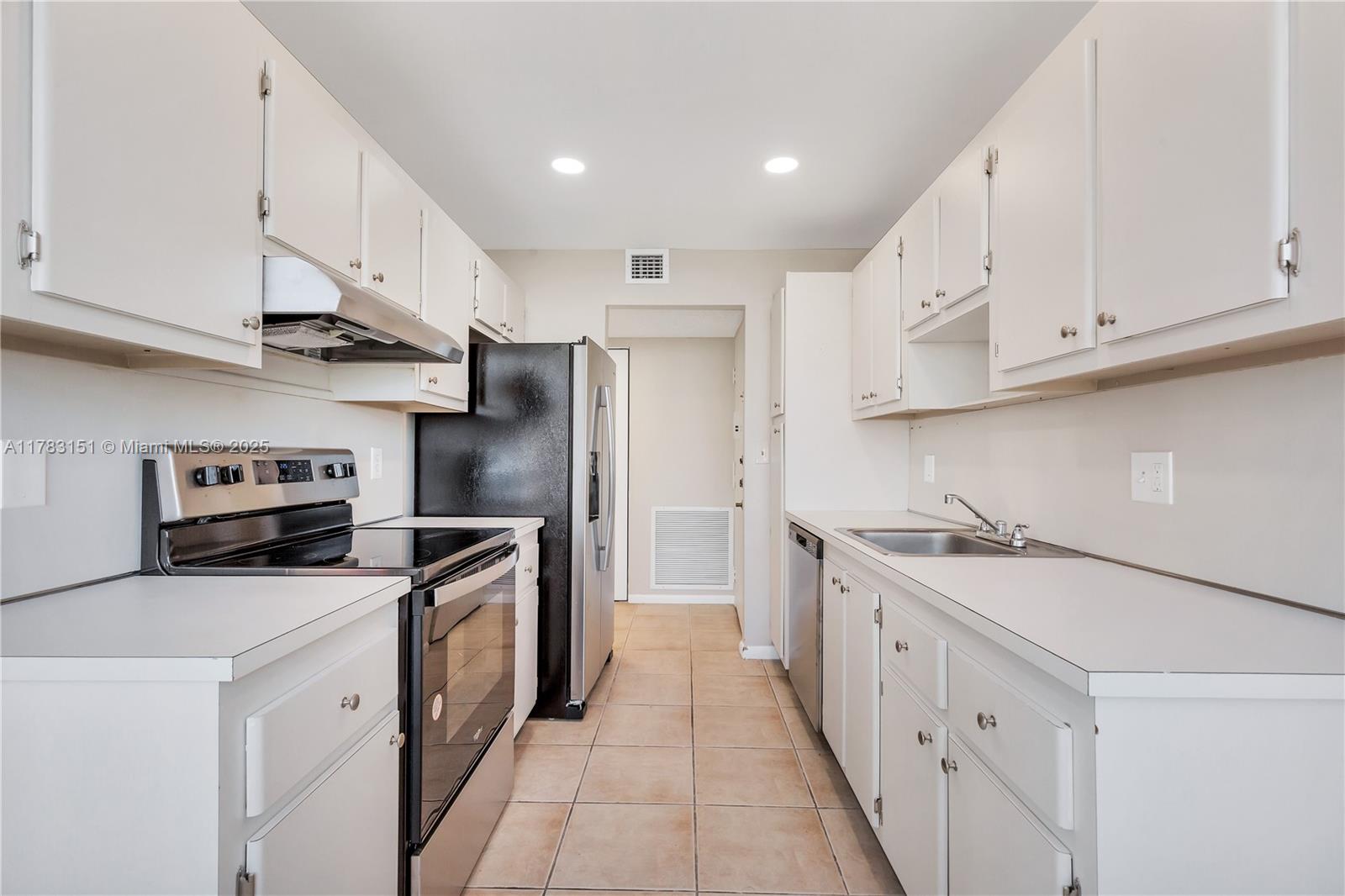 1300 NE Miami Gardens Dr Unit: 714E