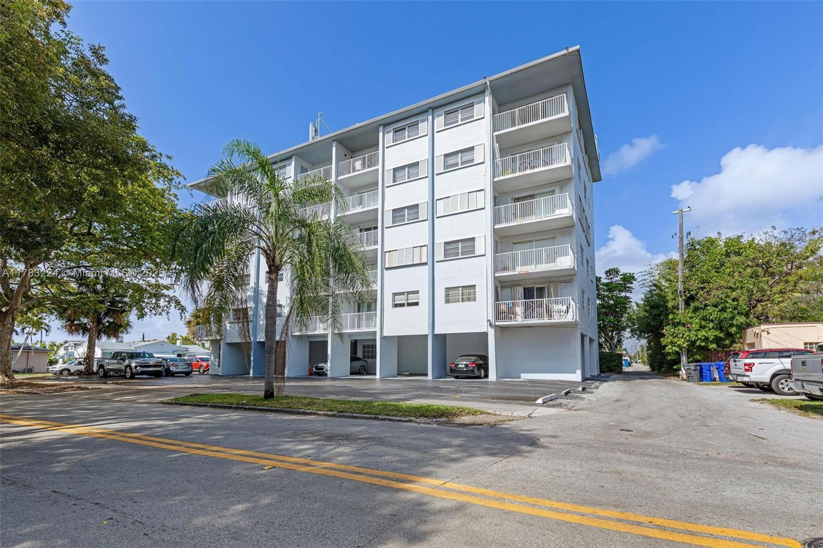 1701 Washington St # 304