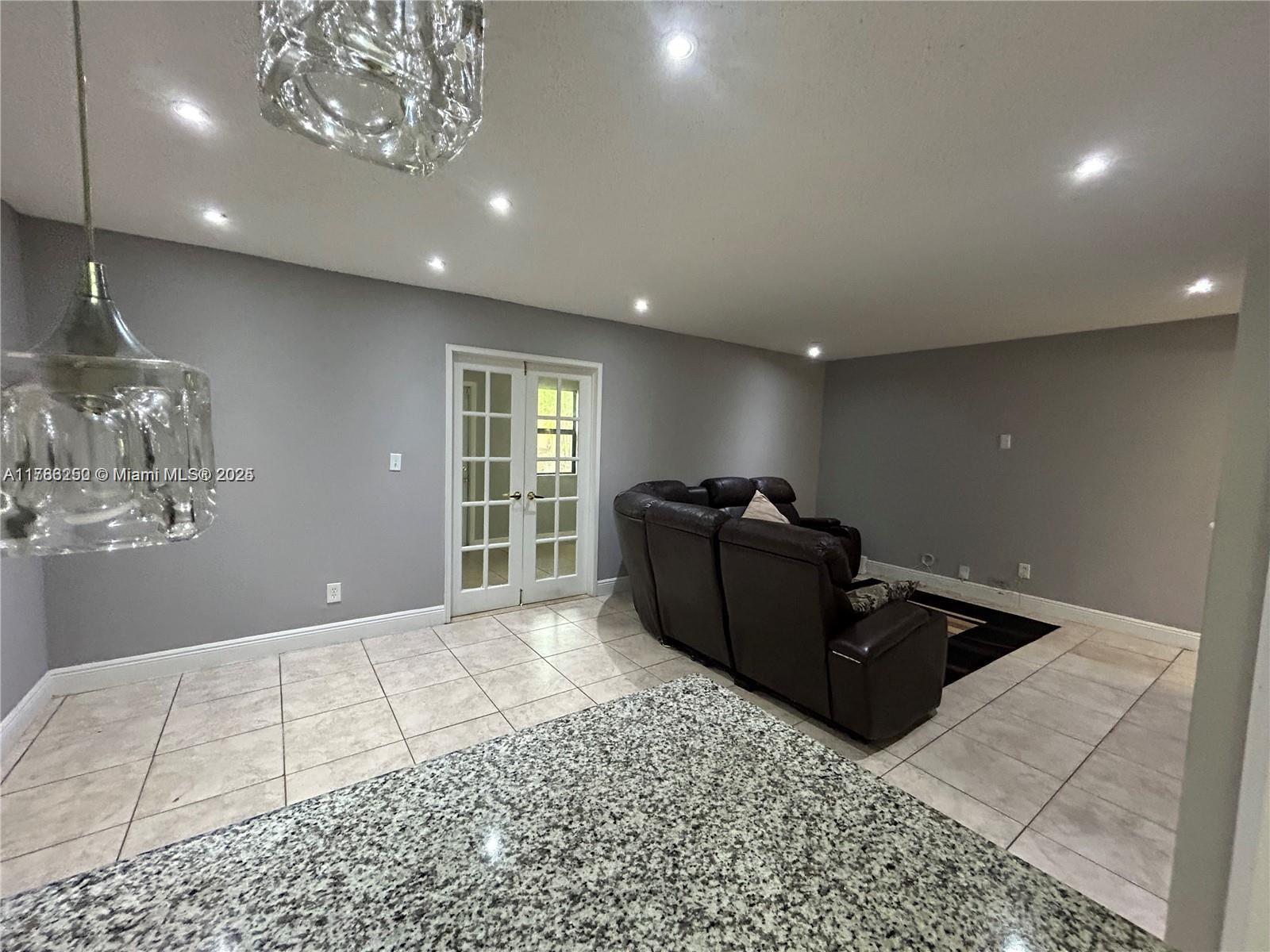29 Madrid Ln # 9 Unit: 8-9