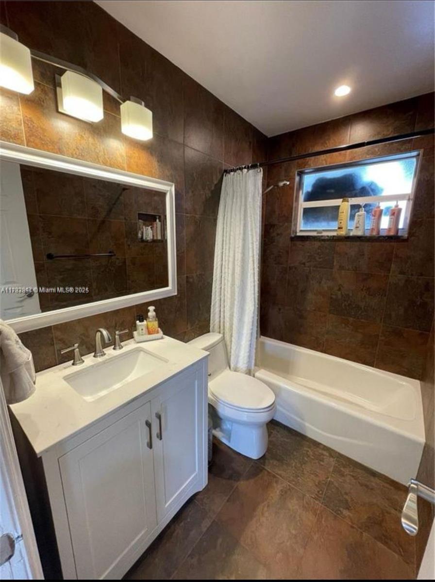 7651 NW 14th St # 7651