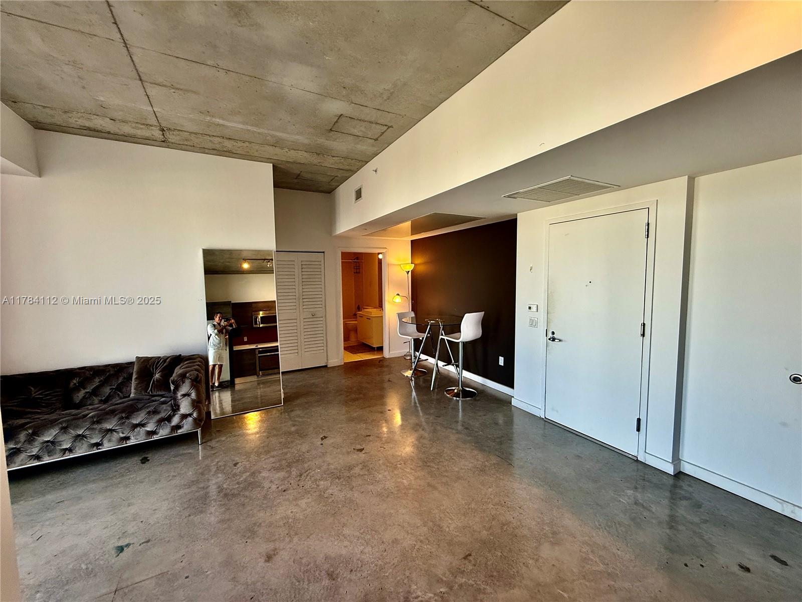 151 SE 1st St # 3208