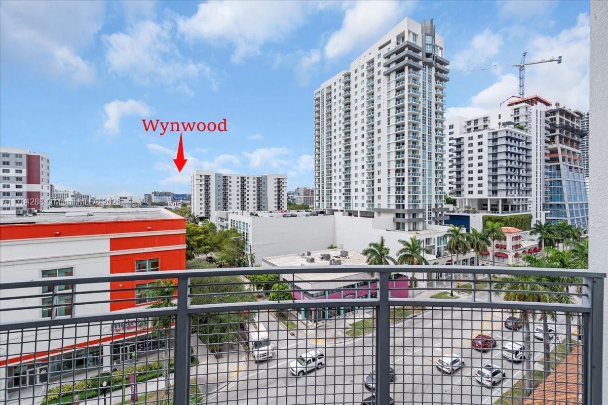 350 NE 24th St # 711