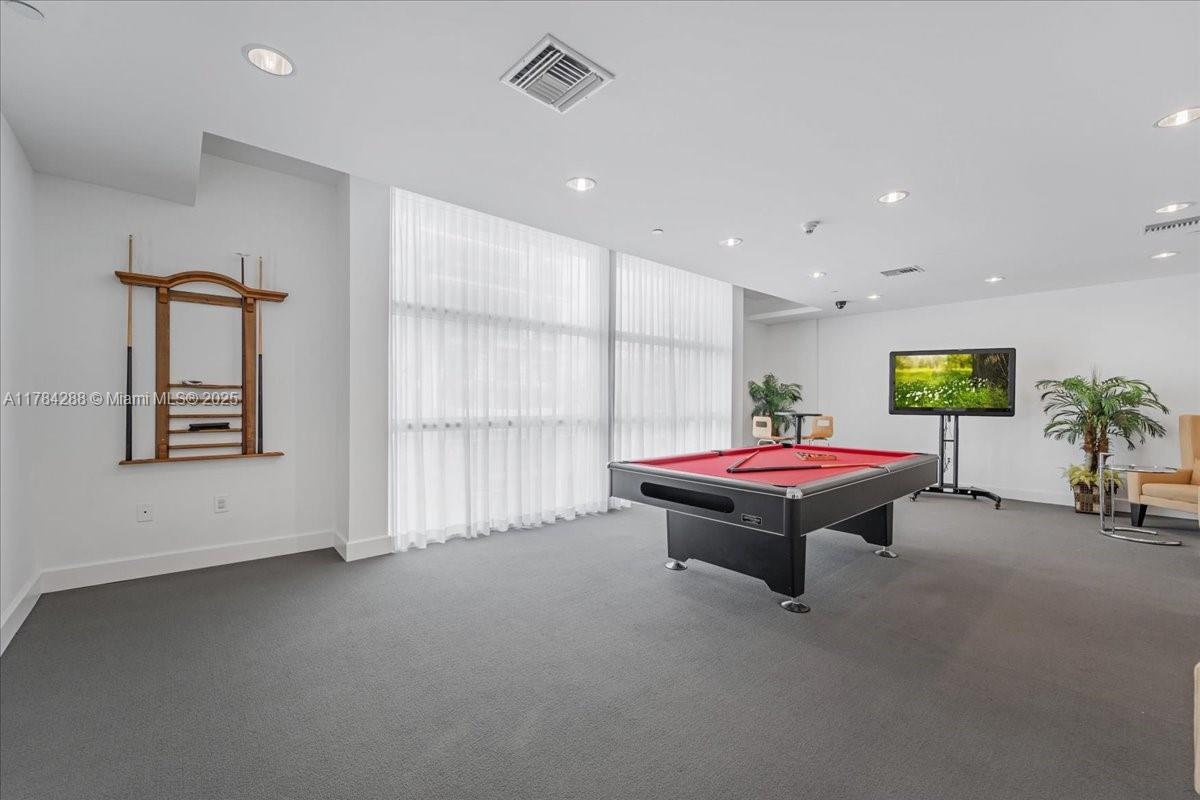 350 NE 24th St # 711