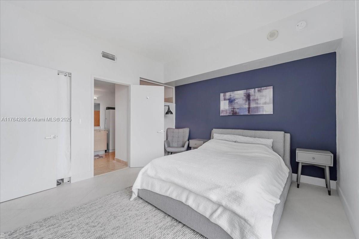 350 NE 24th St # 711