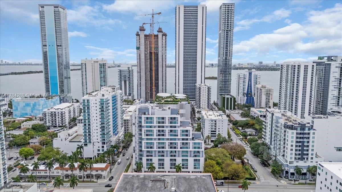 350 NE 24th St # 711