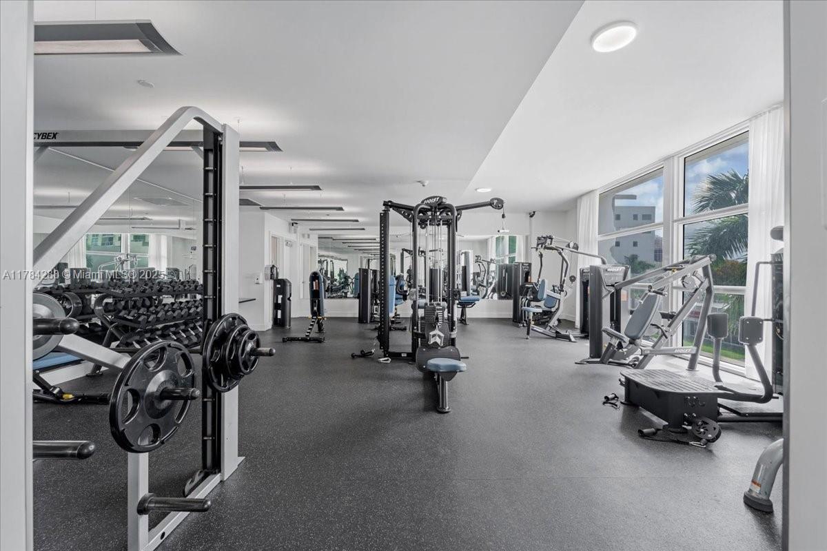 350 NE 24th St # 711