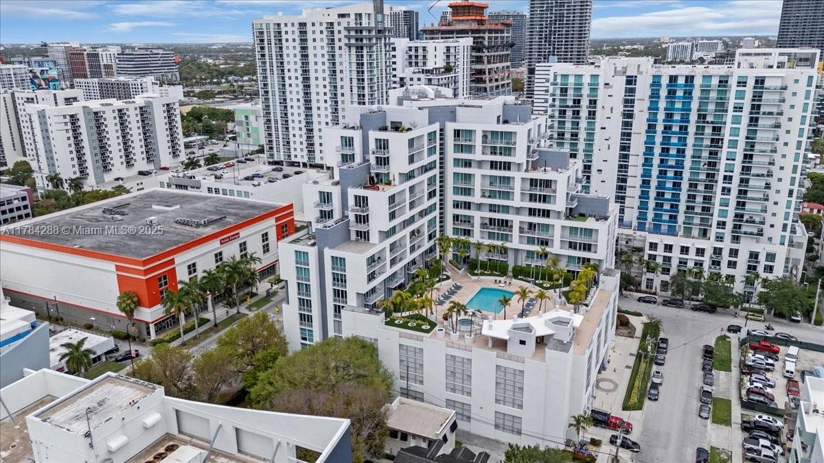 350 NE 24th St # 711