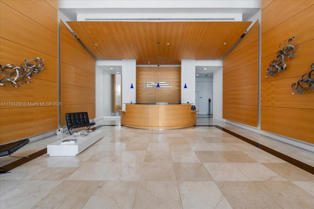 350 NE 24th St # 711