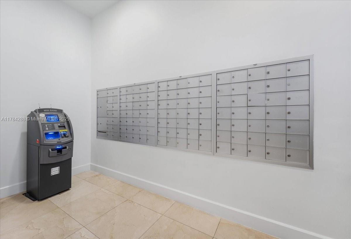 350 NE 24th St # 711